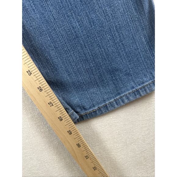 Levi's Women's 550 Relaxed Bootcut Jeans Blue Size 6 Short - Picture 5 of 8